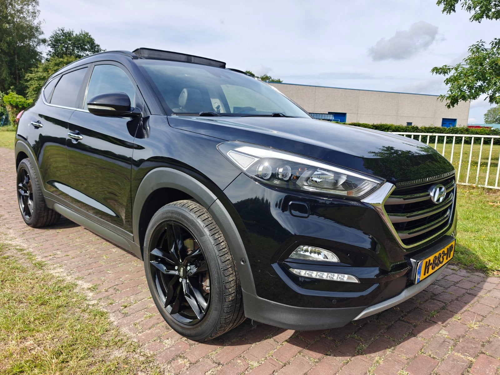 Hyundai Tucson 1.6 T-gdi DCT 4WD 2017 Zwart Panoramadak, 4 cilinders, Navigatiesysteem, Zwart, Leder