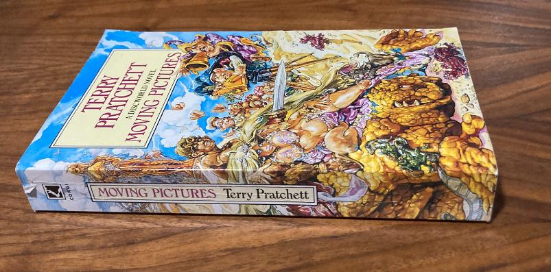 Terry Pratchett - Moving Pictures, Boeken, Ophalen, Gelezen, Fictie