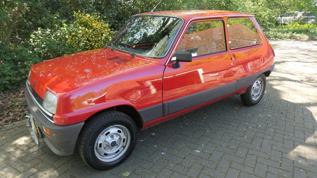 Renault 5,  1.4 AUTOMAAT, 1984, 42 jaar oud !!, Auto's, Renault, Zwart, 4 cilinders, 450 kg, Particulier