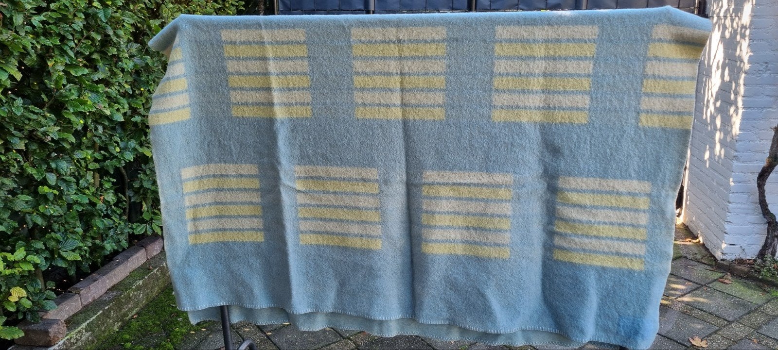3 wollen dekens AaBe en Real zuiver scheerwol, Ophalen of Verzenden, Gebruikt, Wol, Meerkleurig