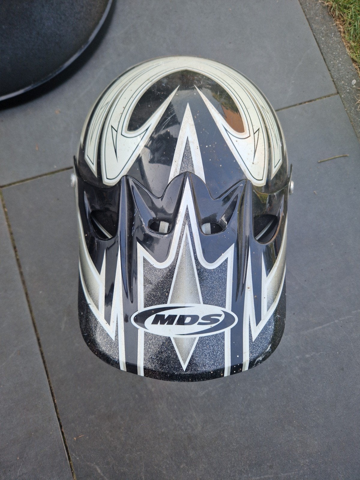 MDS Motorhelm - Zwart/Wit met Patroon, Fietsen en Brommers, Ophalen, Gebruikt, Overige maten, MDS