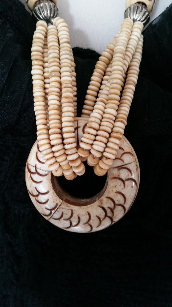 Nieuw, crème robuuste ketting. 60 cm. enkel gemeten, Met hanger, Beige, Nieuw, Ophalen of Verzenden