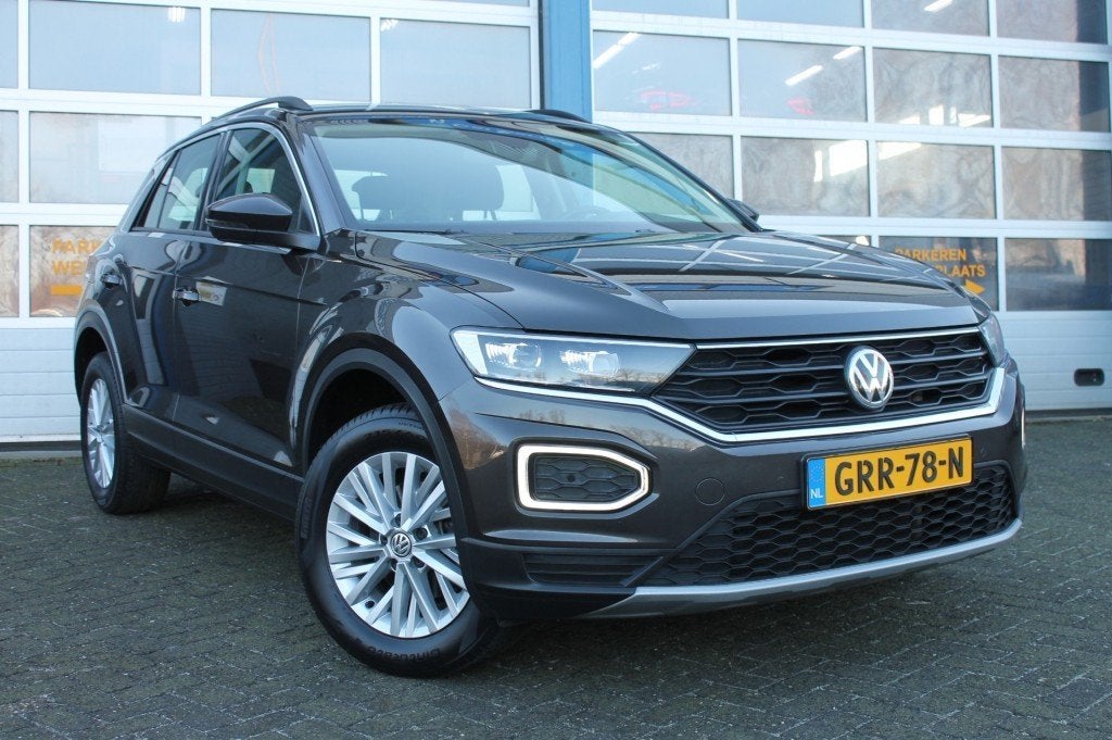 Volkswagen T-Roc 1.5 TSI 150pk 2019 Bruin, Auto's, Dealer onderhouden, Stof, 1498 cc, Zwart