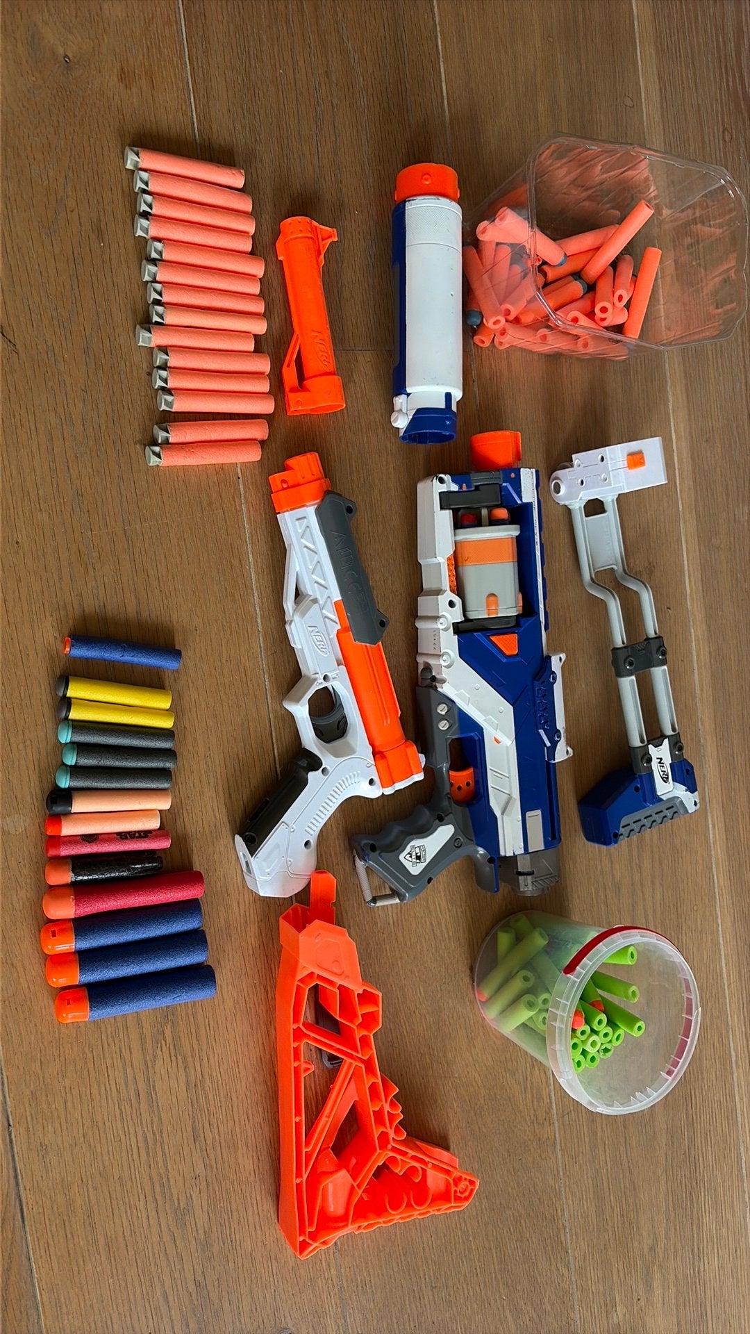 Nerf geweren met veel pijltjes en accessoires, Ophalen, Gebruikt