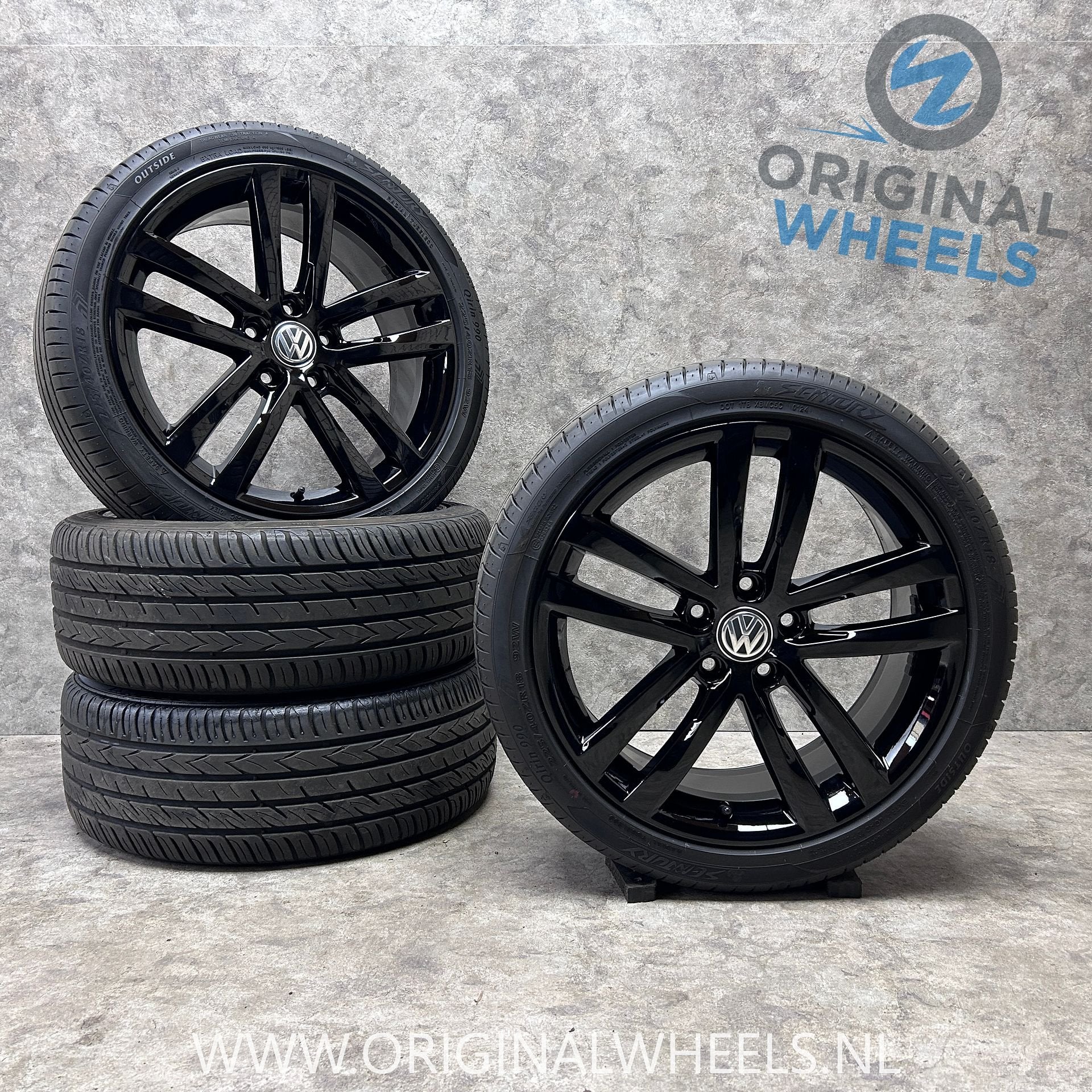 17 inch originele Salvador velgen + zomerbanden VW Golf, Gebruikt, -, -, Banden en Velgen