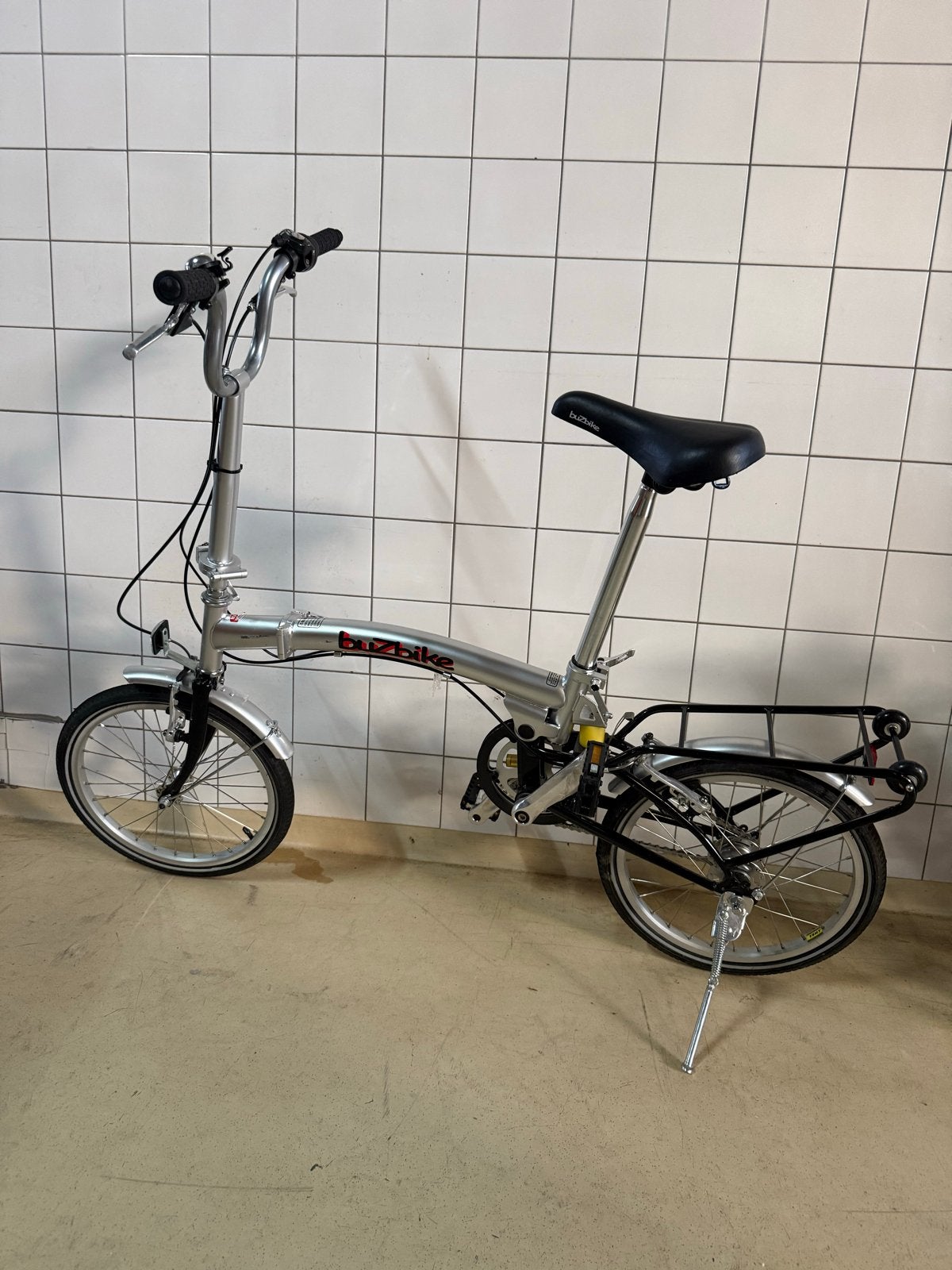 Buzbike opvouwbare fiets met 3 versnellingen, Fietsen en Brommers, Fietsen | Vouwfietsen, 20 inch of meer, Gebruikt, Velgrem, Versnellingen
