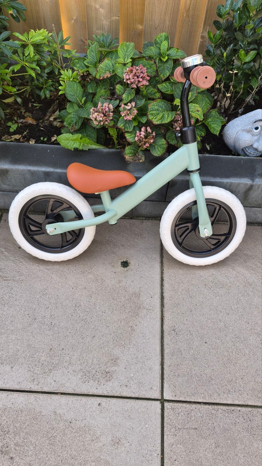 Loopfiets mintgroen met bruin zadel en witte banden 12 inch, Ophalen, Gebruikt, Loopfiets