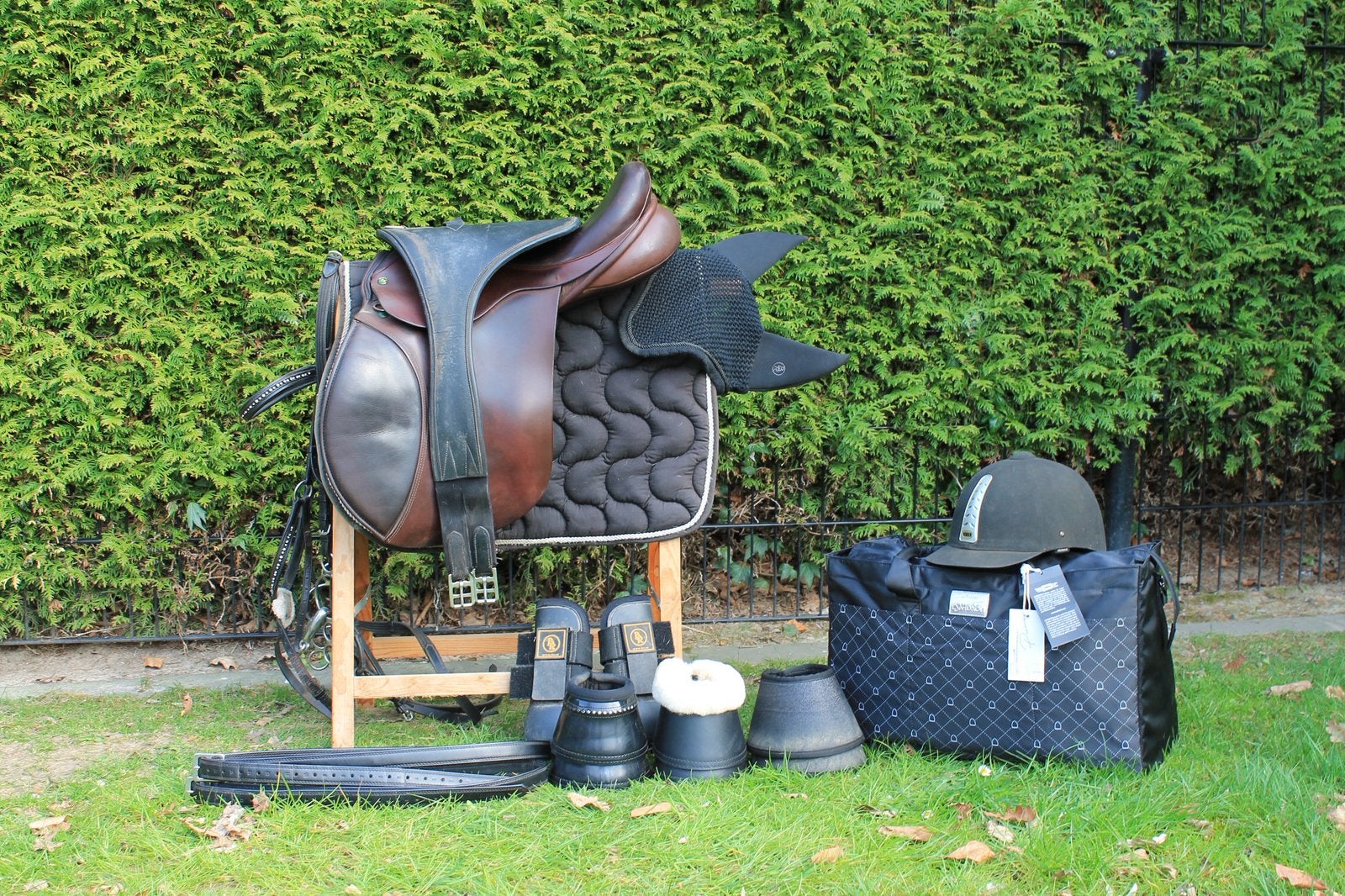 Zwart dekje full springen, Ophalen of Verzenden, Zo goed als nieuw