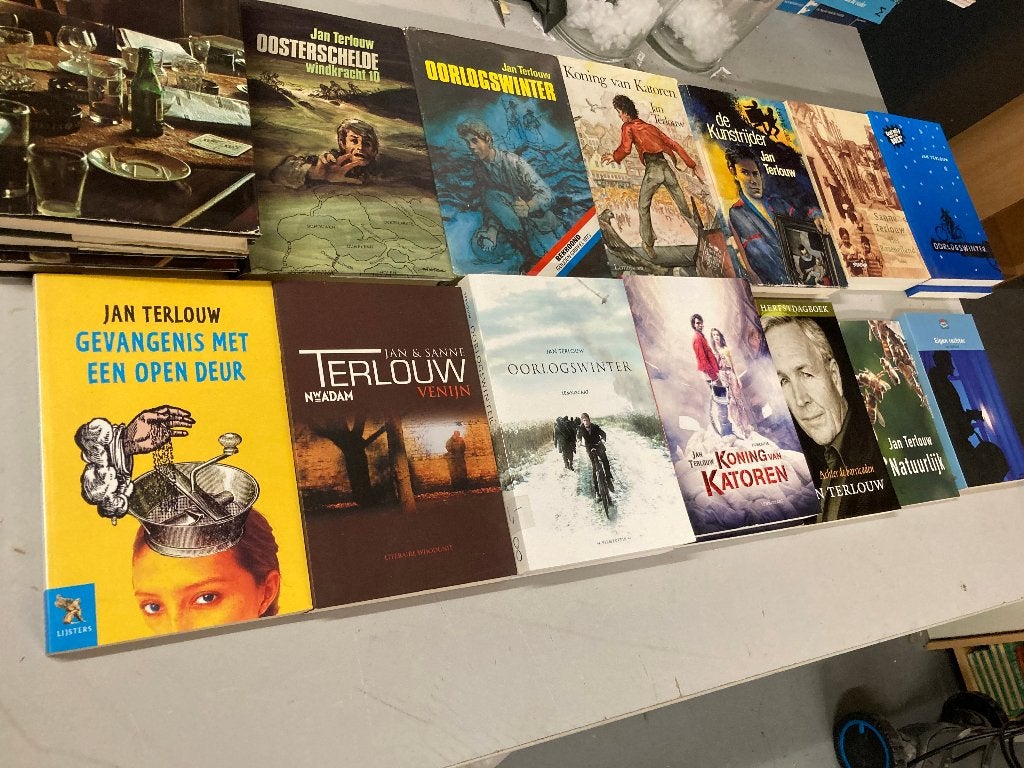 T.K. nog 8 boeken van Jan Terlouw + DVD' s Oorlogswinter, Ophalen of Verzenden, Gelezen, Jan Terlouw, Nederland