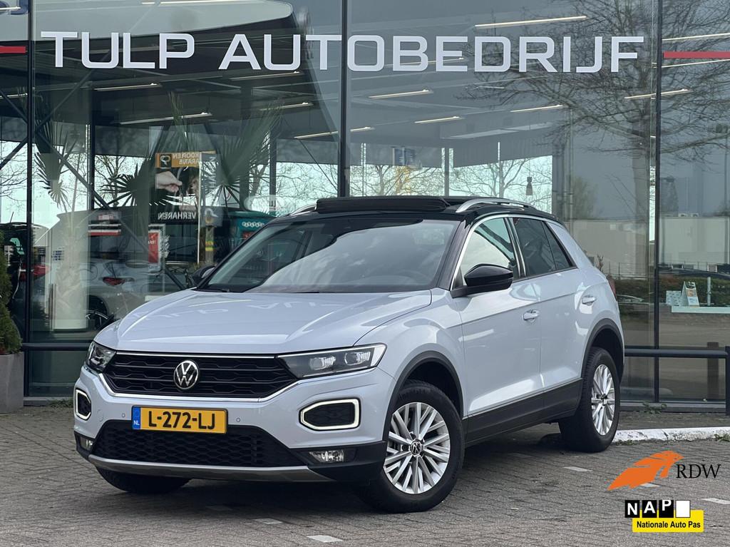 Volkswagen T-Roc 1.5 TSI Style Business Automaat Dak 1eEig N, 1254 kg, Stof, 4 cilinders, 150 pk