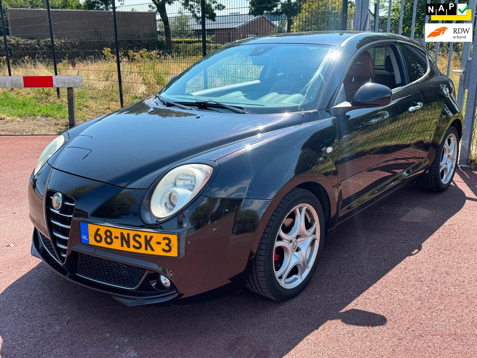 Alfa Romeo MiTo 1.4 T Distinctive Leder 17inch PDC DNA, Auto's, Voorwielaandrijving, Euro 5, 135 pk, Gebruikt