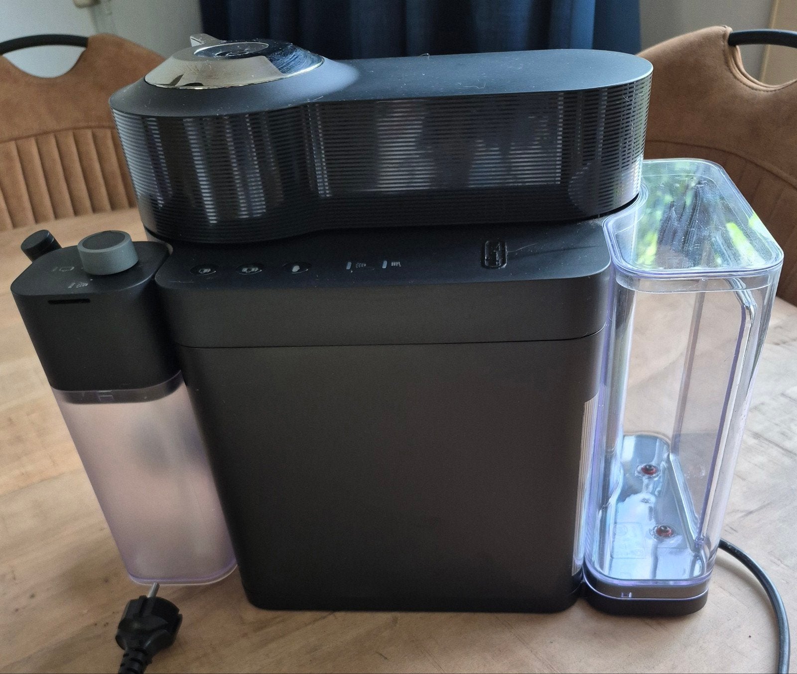 DeLonghi Nespresso Vertuo ENV300.B Koffiemachine, Witgoed en Apparatuur, Koffiezetapparaten, Ophalen, Koffiemachine, Zo goed als nieuw