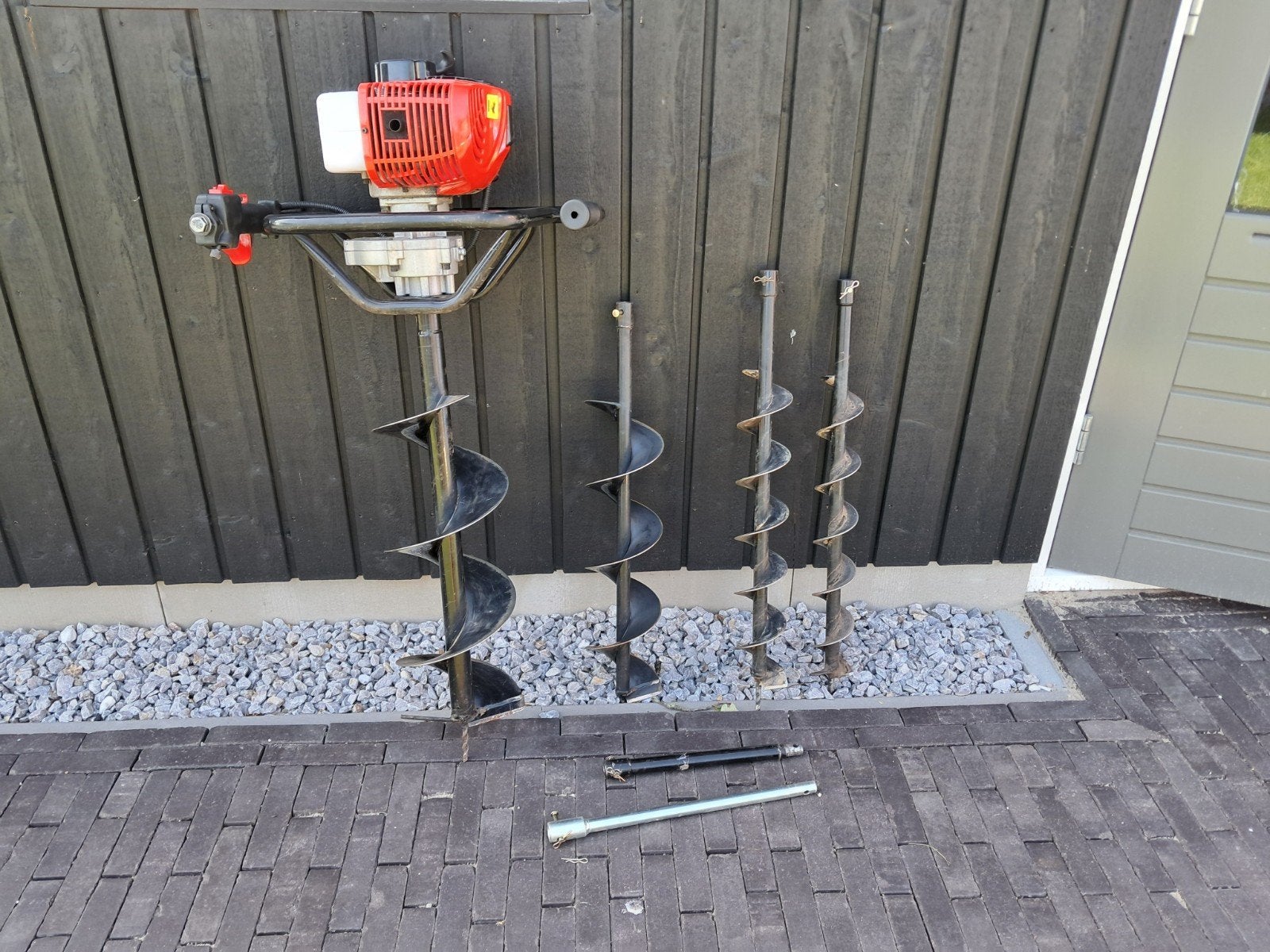 Grondboor te huur, Ophalen, Grondboor