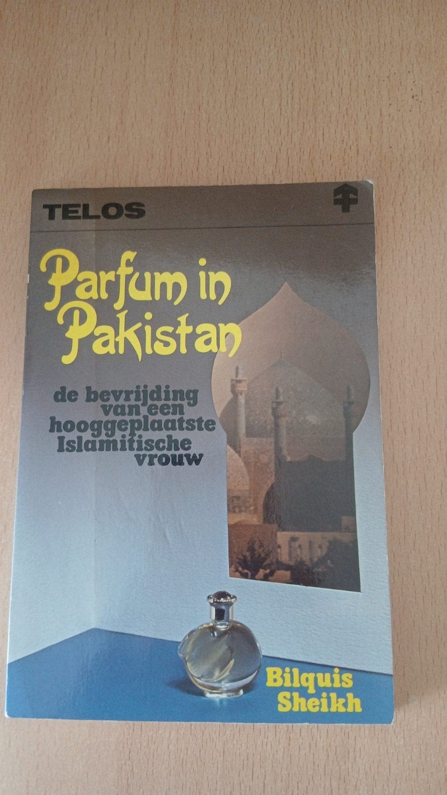 Parfum in Pakistan - Bilquis Sheikh (TELOS), Ophalen of Verzenden, Gelezen, Bilquis Sheikh, Wereld overig