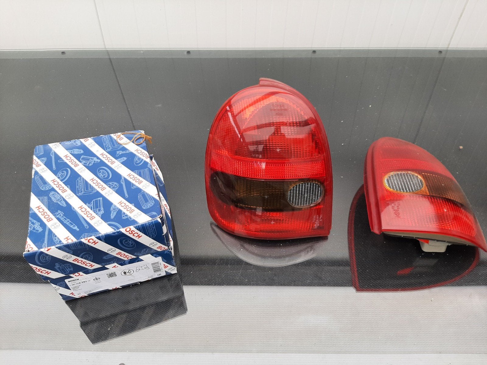 Opel Corsa B 2x Distributieriem en Achterlichten, Ophalen, Gebruikt, Opel