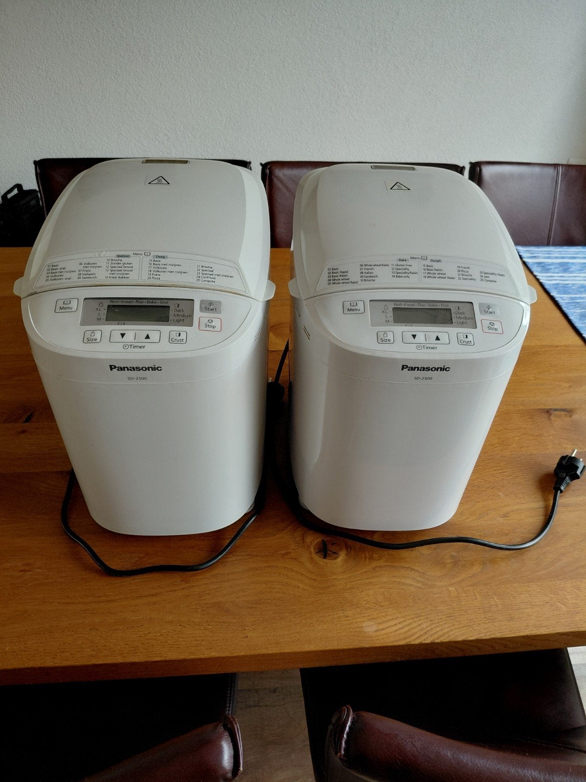 2 Panasonic SD-2500 Broodbakmachines- Wit, Zo goed als nieuw, Witgoed en Apparatuur, Broodbakmachines, Met timer, Meer dan 10 programma's