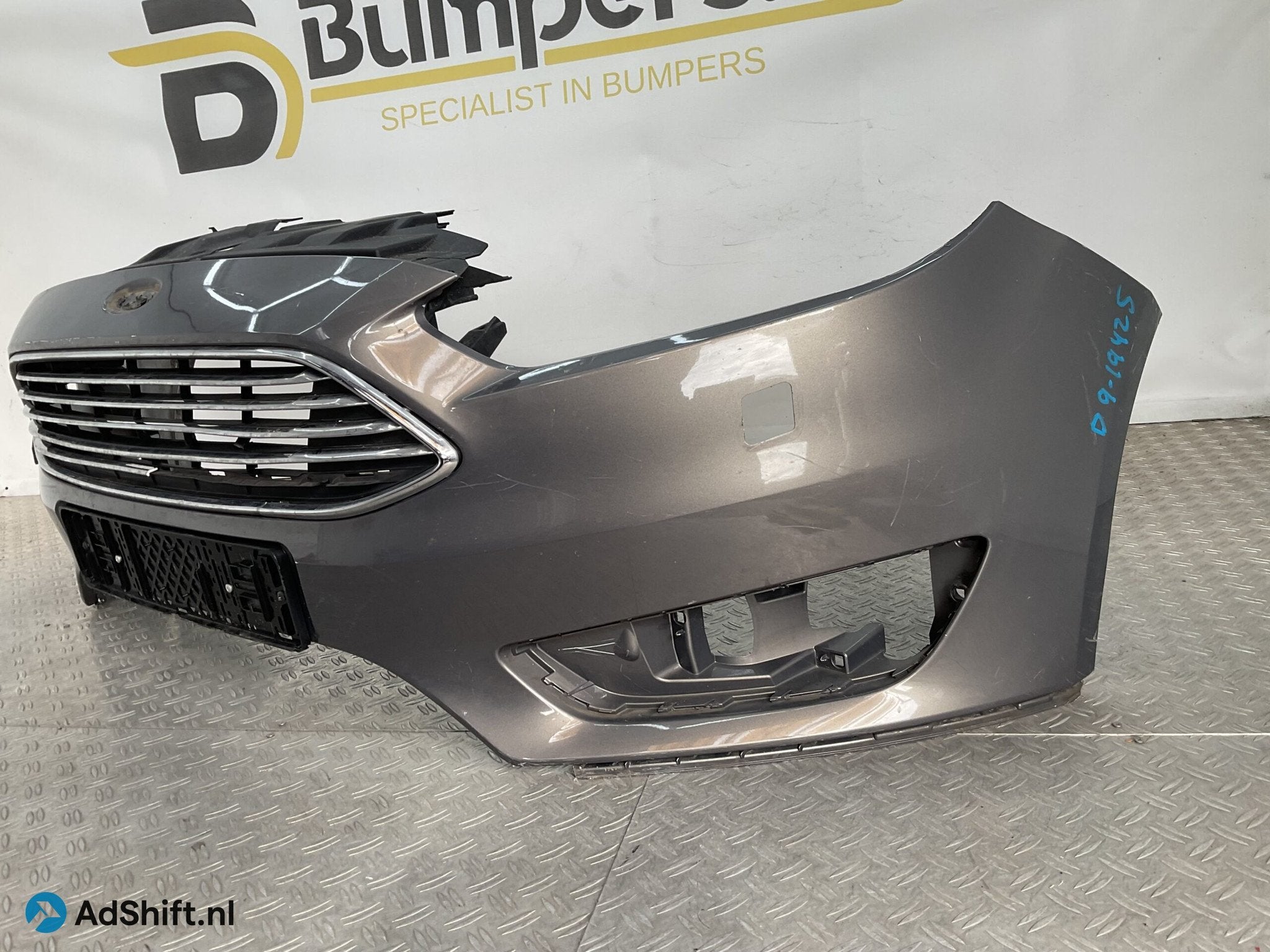 Bumper Ford Focus MK3 Facelift 14-18 F1EB-17757-A Voorbumper, Bumper