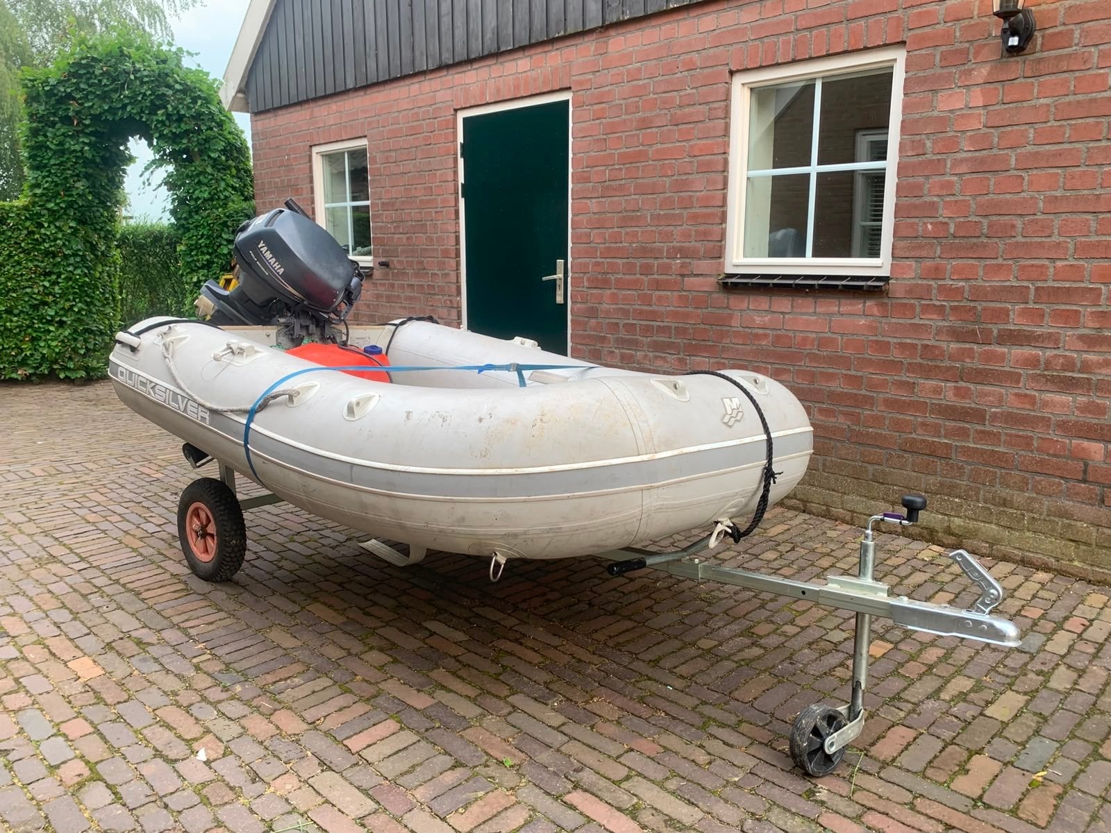 Quicksilver rubberboot met Yamaha 8pk buitenboordmotor, Watersport en Boten, Rubberboten, Ophalen, Quicksilver, Gebruikt, Inclusief motor