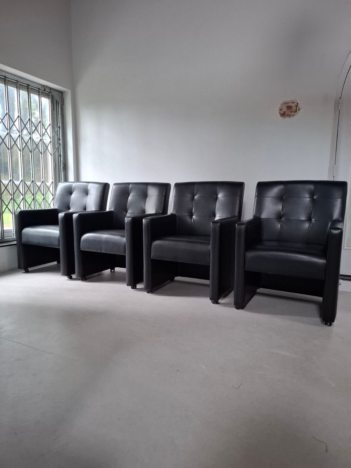 6 grote eetkamerstoelen leder, Huis en Inrichting, Stoelen, Zo goed als nieuw, Vier, Leer, Zwart, Ophalen