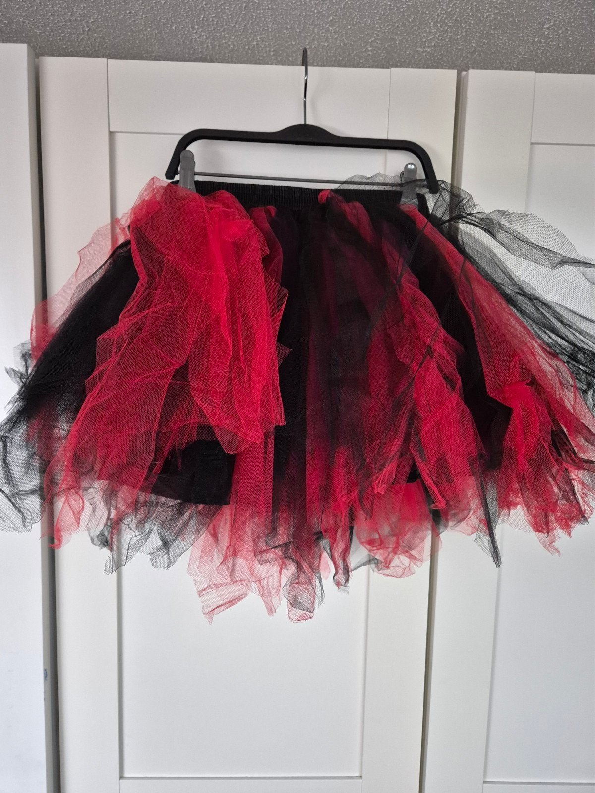 Halloween carnaval tule rok zwart rood onesize, Kleding | Dames, Carnavalskleding en Feestkleding, Ophalen of Verzenden, Zo goed als nieuw