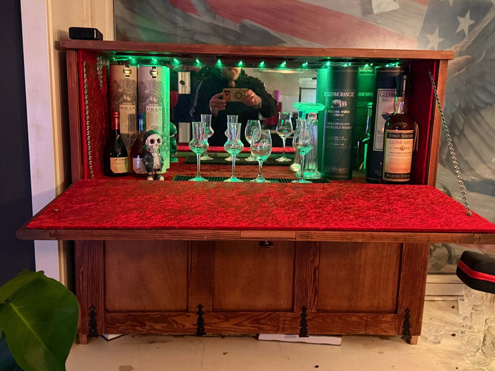 Unieke handgemaakte houten bar met spiegel en LED, Ophalen