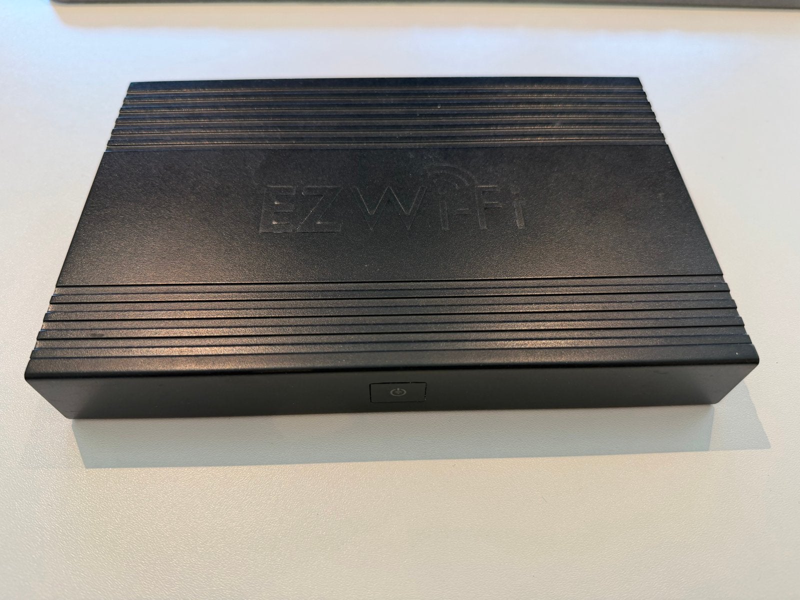 EZWiFi Hotspot Extender v4, Computers en Software, Routers en Modems, Zo goed als nieuw, Router met modem, Ophalen