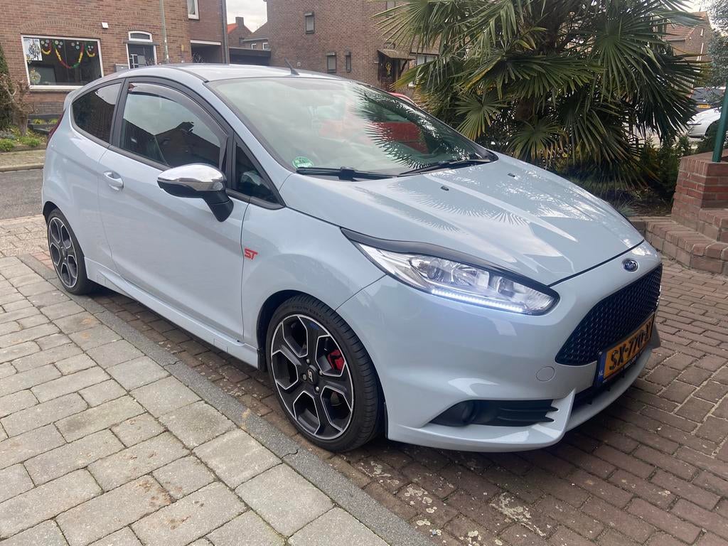 Te koop Ford Fiesta spiegel kappen, Auto-onderdelen, Spiegels, Ophalen of Verzenden, Nieuw, Ford
