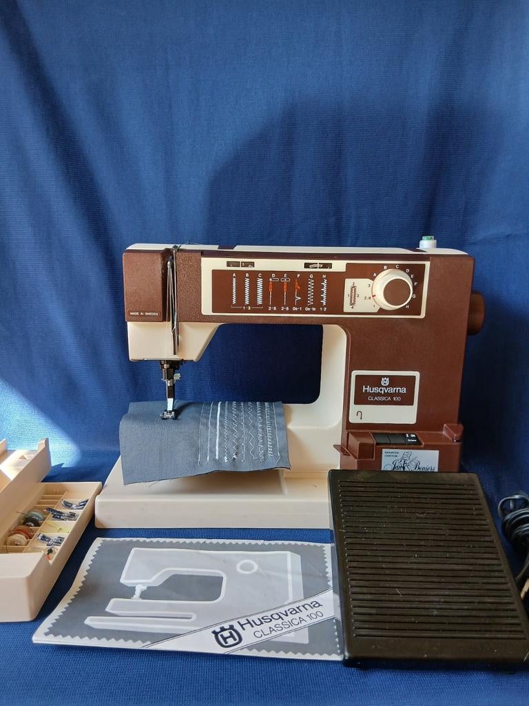 Husqvarna Classica 100 Naaimachine, Ophalen of Verzenden, Gebruikt, Naaimachine, Husqvarna