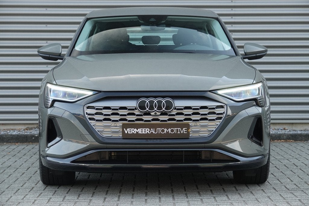 Audi Q8 e-tron 50 quattro Edition 95 kWh | Trekhaak | Luchtv, Auto's, Audi, Automaat, Stof, Zwart, Origineel Nederlands