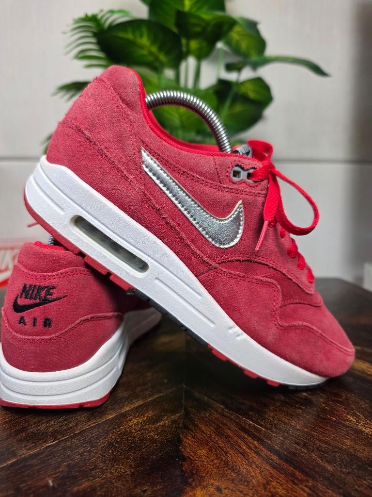 Nike Air Max 1 Hyper Red maat 40,5, Kleding | Dames, Schoenen, Nike, Ophalen of Verzenden, Nike, Nike