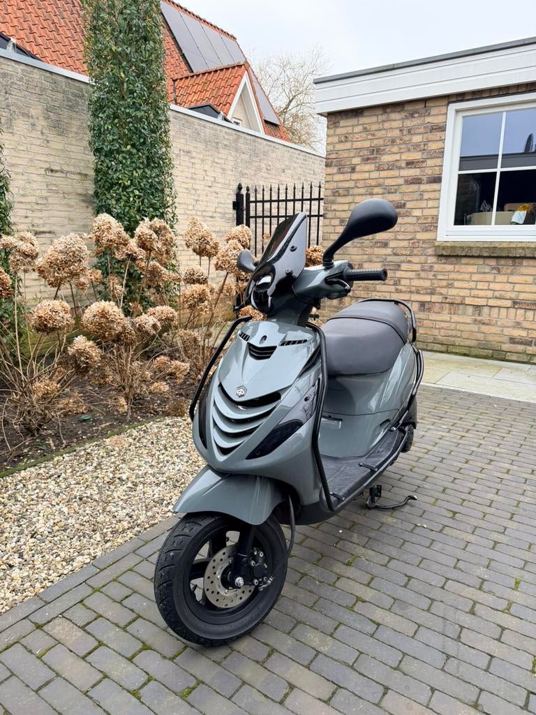 OPNIEUW AANGEBODEN! Piaggio zip 4t injectie. (GOEIE DAILY), Ophalen of Verzenden, Zo goed als nieuw, Benzine, Zip