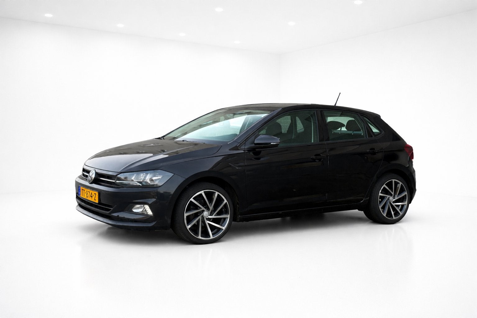 Volkswagen Polo 1.0 TSI 95pk 2018 Zwart, Auto's, Volkswagen, Voorwielaandrijving, 40 €/maand, Zwart, Origineel Nederlands