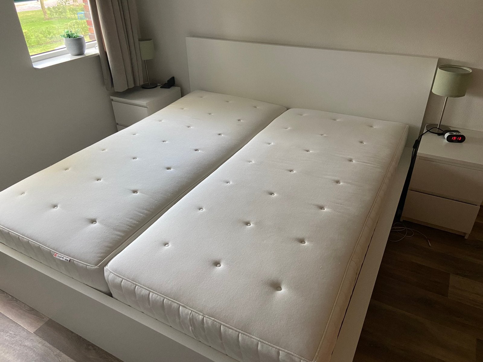Ikea bed 180x200 incl lattenbodems ( excl matrassen), Ophalen, Zo goed als nieuw, Tweepersoons, 180 cm