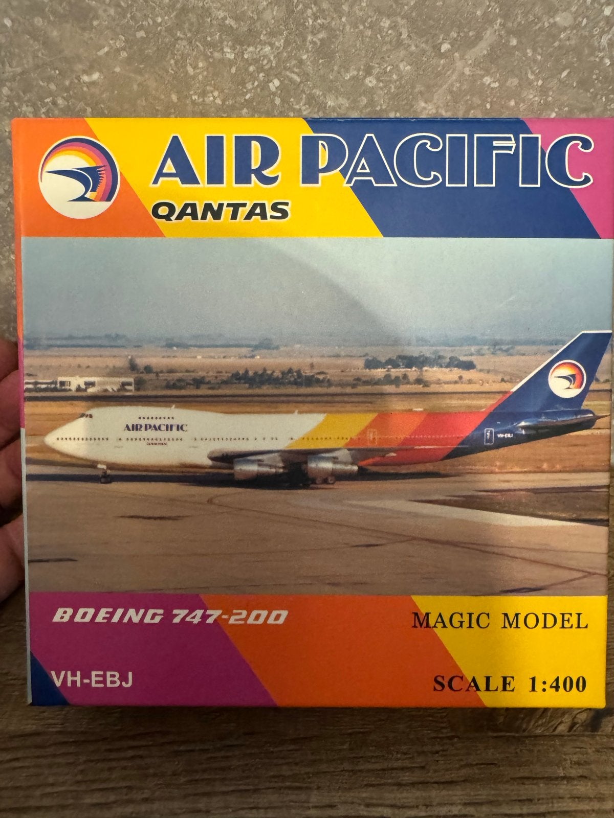 Magic Model 1:400 Air Pacific (Qantas) Boeing 747-200 VH-EBJ, Ophalen of Verzenden, Zo goed als nieuw