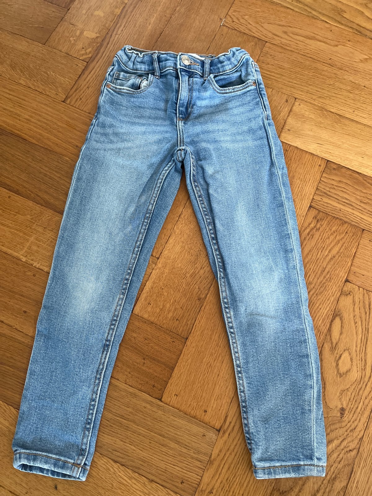Zara jeans maat 122 - Goede staat, Ophalen of Verzenden, Gebruikt, Jongen of Meisje, Broek