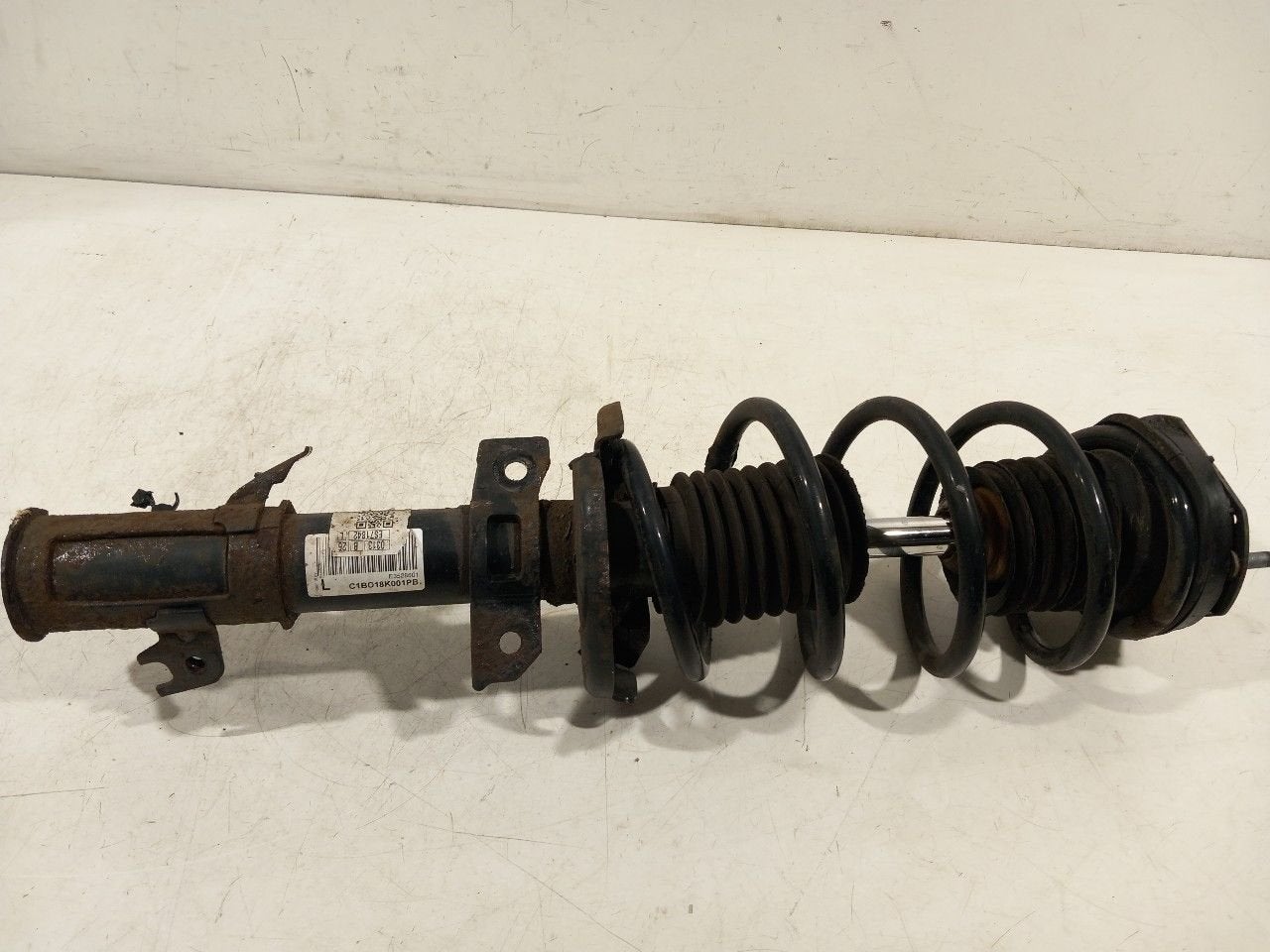 Veerpoot links voor Ford Fiesta, Onderdelen@venauto.nl, Van der Ven Autorecycling B.V., Gebruikt, Ettenseweg 76, 4706 PB Roosendaal, The Netherlands