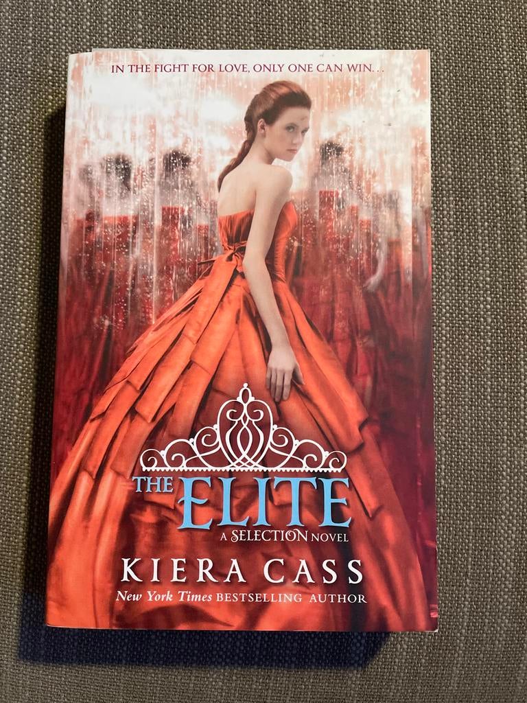 The Elite - Kiera Cass (Engels), Boeken, Romans, Zo goed als nieuw, Europa overig, Ophalen of Verzenden