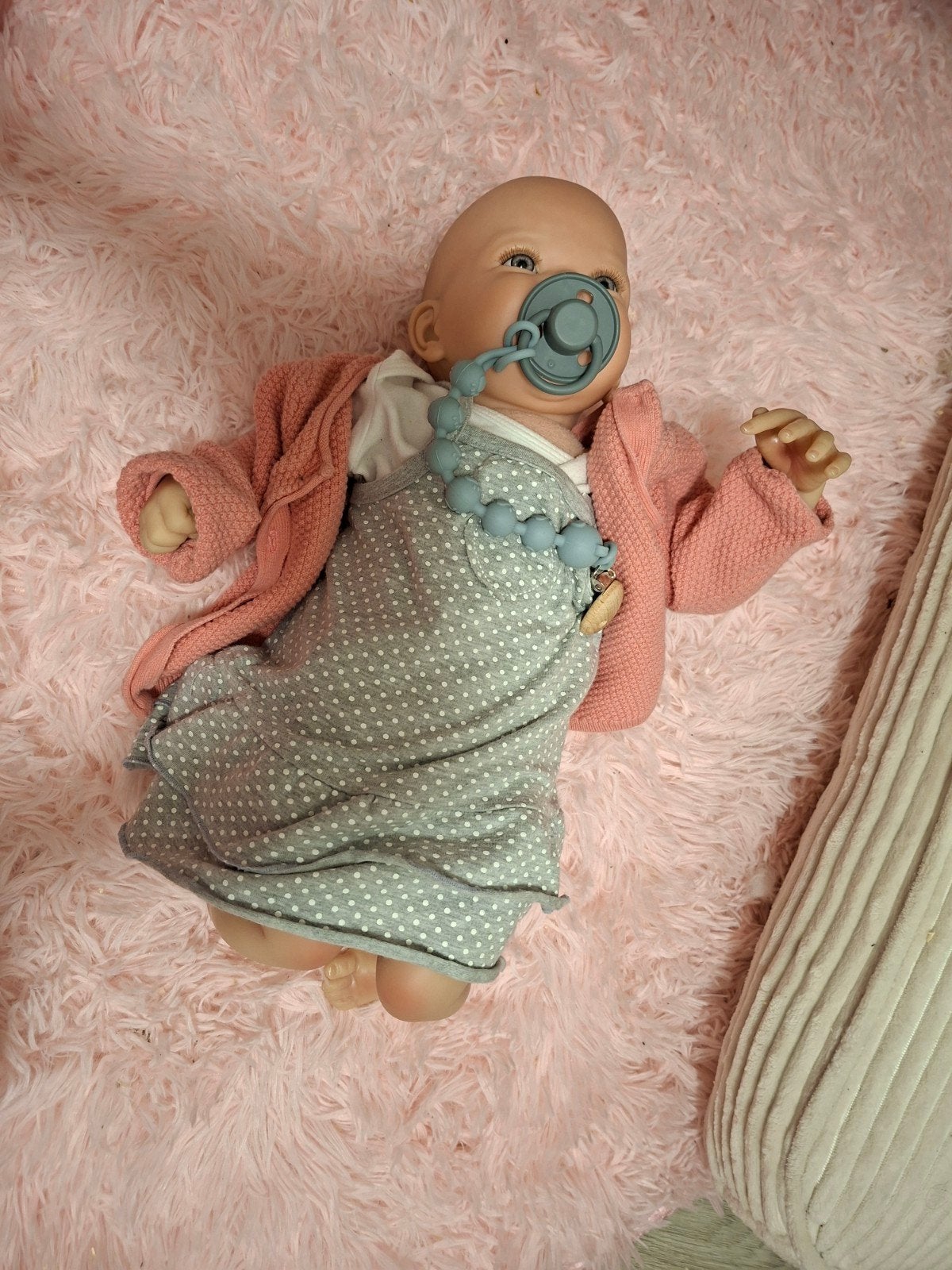 Reborn meisje met kleding en speen, Kinderen en Baby's, Speelgoed | Poppen, Ophalen of Verzenden