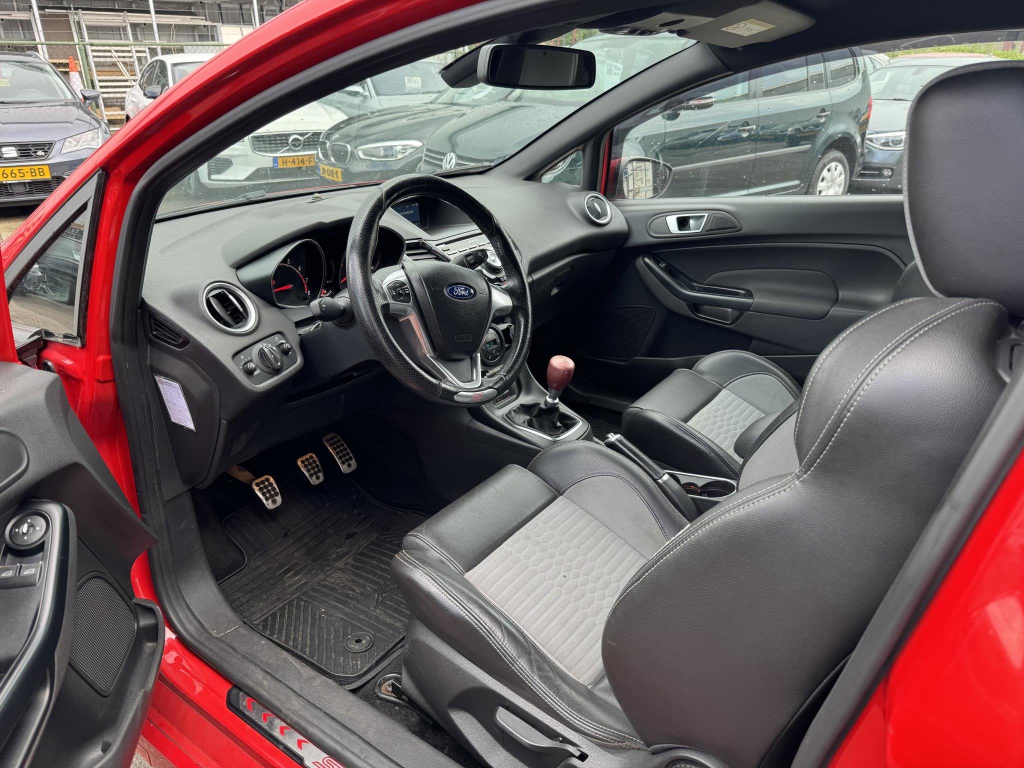 Ford Fiesta 1.6 ST2 Airco, stoelverwarming, Recaro stoelen, Voorwielaandrijving, 1596 cc, 1063 kg, Gebruikt