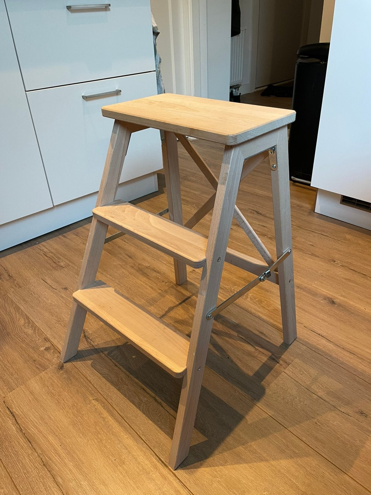 BEKVÄM van IKEA, Ophalen, Trap, Zo goed als nieuw, Opvouwbaar of Inschuifbaar