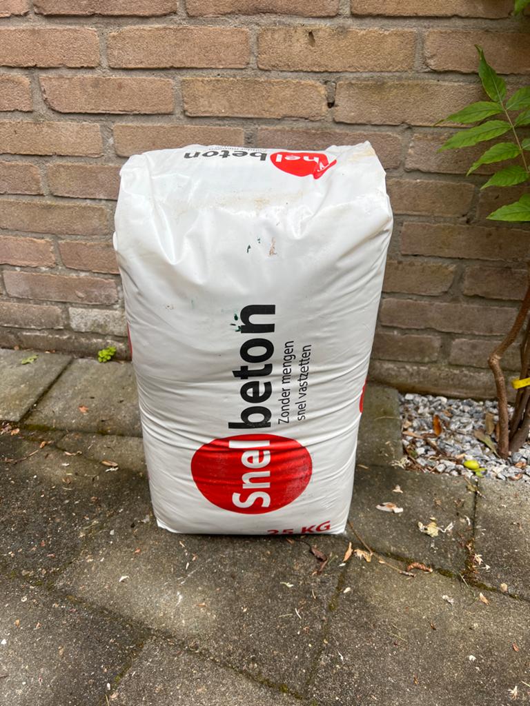 Ongebruikte zak Snelbeton 25 kg, Ophalen of Verzenden, Nieuw