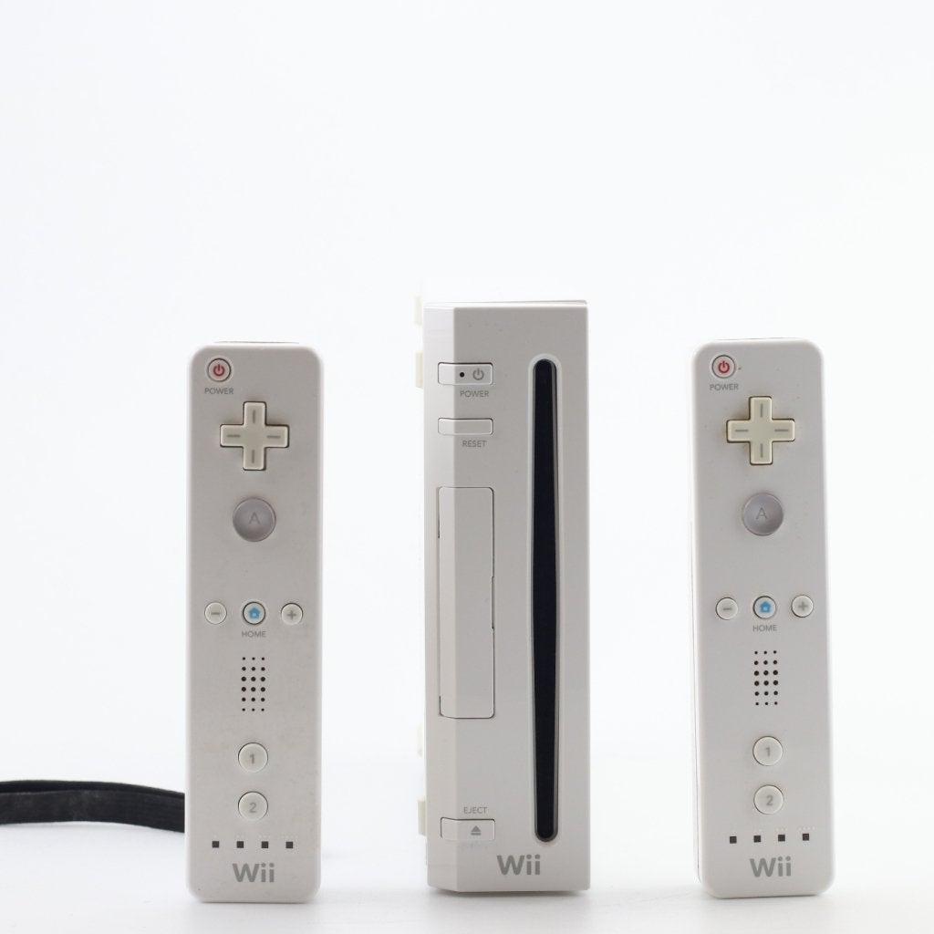 Nintendo Wii Wit Incl 2 Controllers, Nintendo, Zo goed als nieuw, Support@nintendo.com, 11-1 Hokotate-cho, Kamitoba, Minami-ku
Kyoto 601-8501
Japan