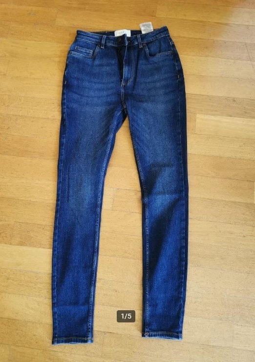 ADPT Donkerblauwe Spijkerbroek. Merk: ADPT Slim., Kleding | Dames, Blauw, Ophalen of Verzenden, Zo goed als nieuw, W27 (confectie 34) of kleiner