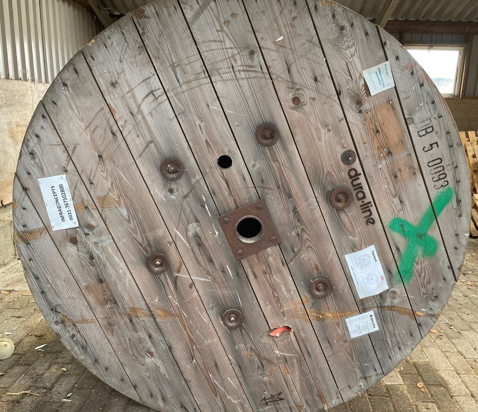 Een hele grote houten haspel, Ophalen, Zo goed als nieuw, Rond, Hout