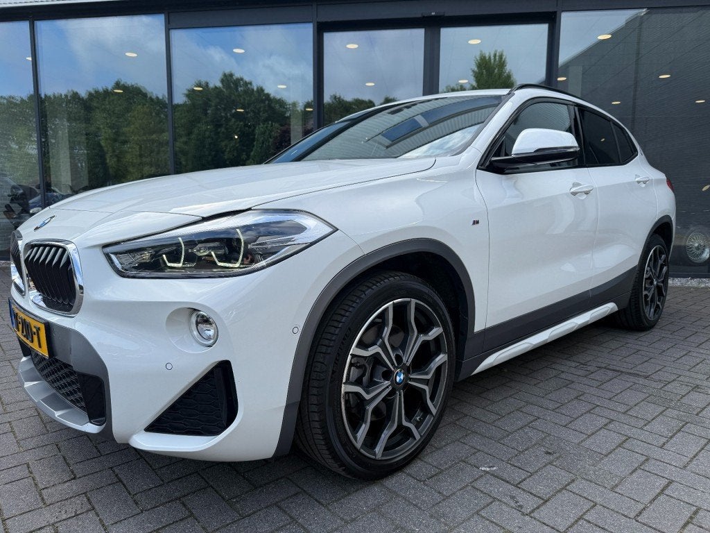 BMW X2 sDrive20i 192pk M-Sport,LED,Schuifdak,HUD,NaviPro,Sto, Automaat, 1998 cc, X2, Met garantie (alle)