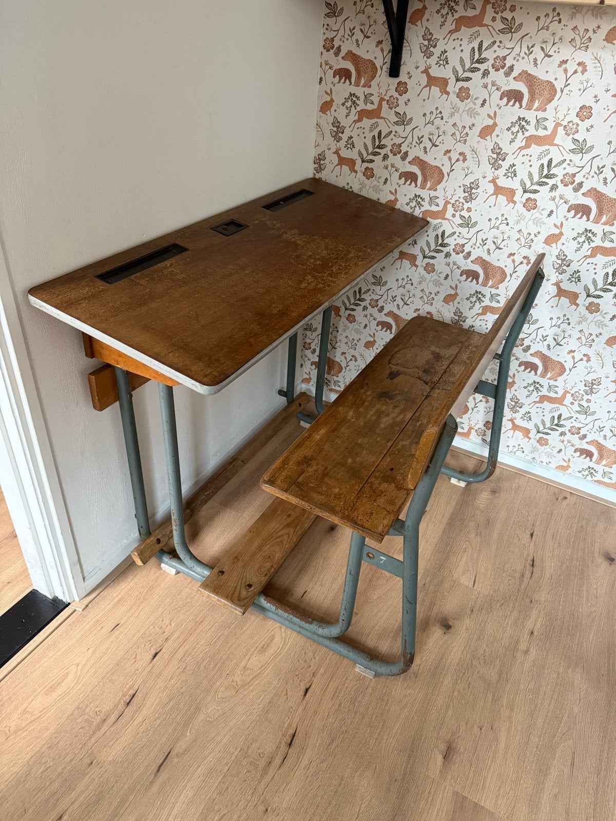 Vintage schoolbankje, Ophalen