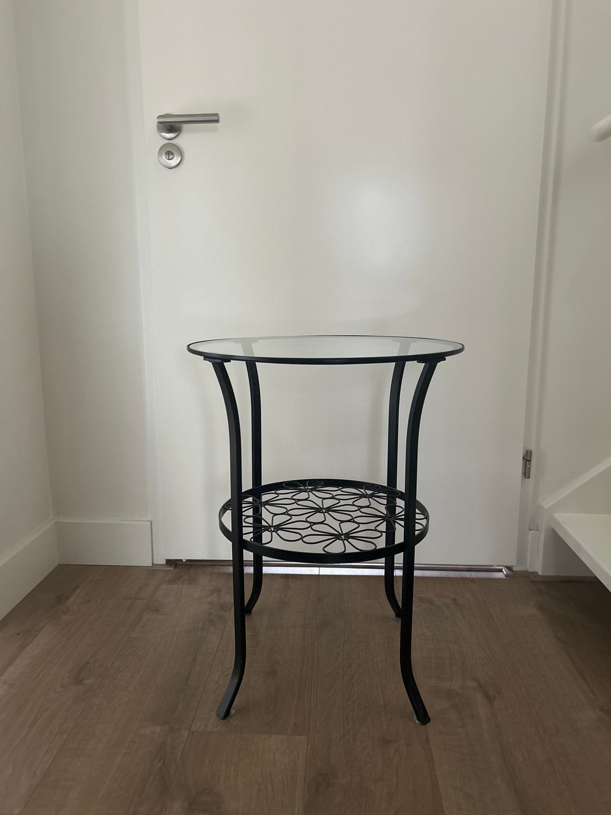 Bijzettafeltje met glazen blad, Huis en Inrichting, Tafels | Bijzettafels, Minder dan 55 cm, Gebruikt, Rond, Ophalen of Verzenden