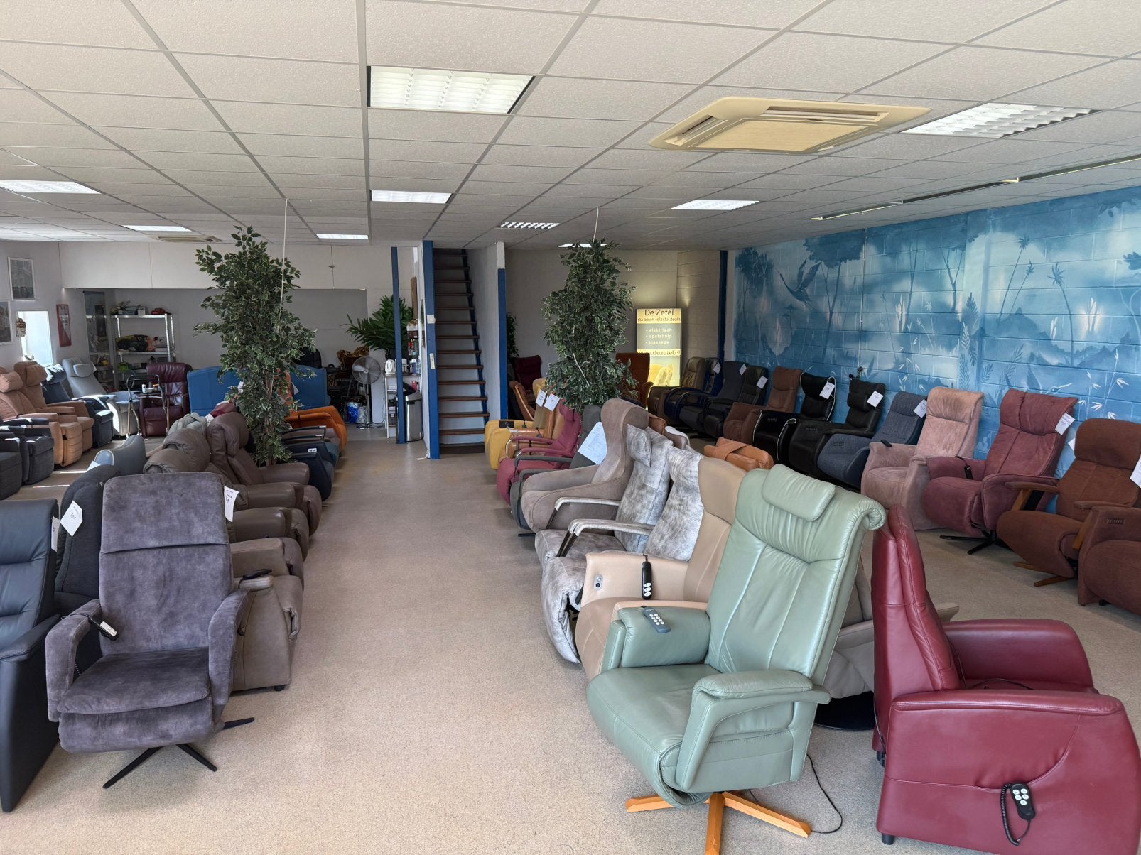 Va 395 € Tweedehands sta op en relax stoelen alleen A merken