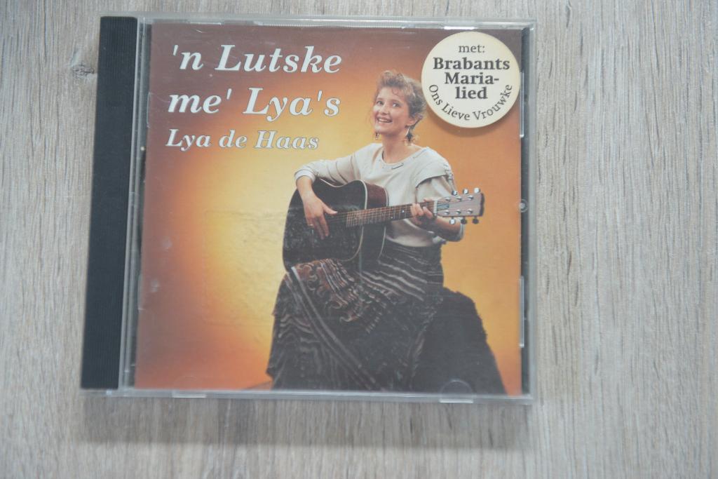 LYA DE HAAS -- EEN LUTSKE ME LYA'S 16 geweldige nummers, Verzenden, Zo goed als nieuw, Levenslied of Smartlap