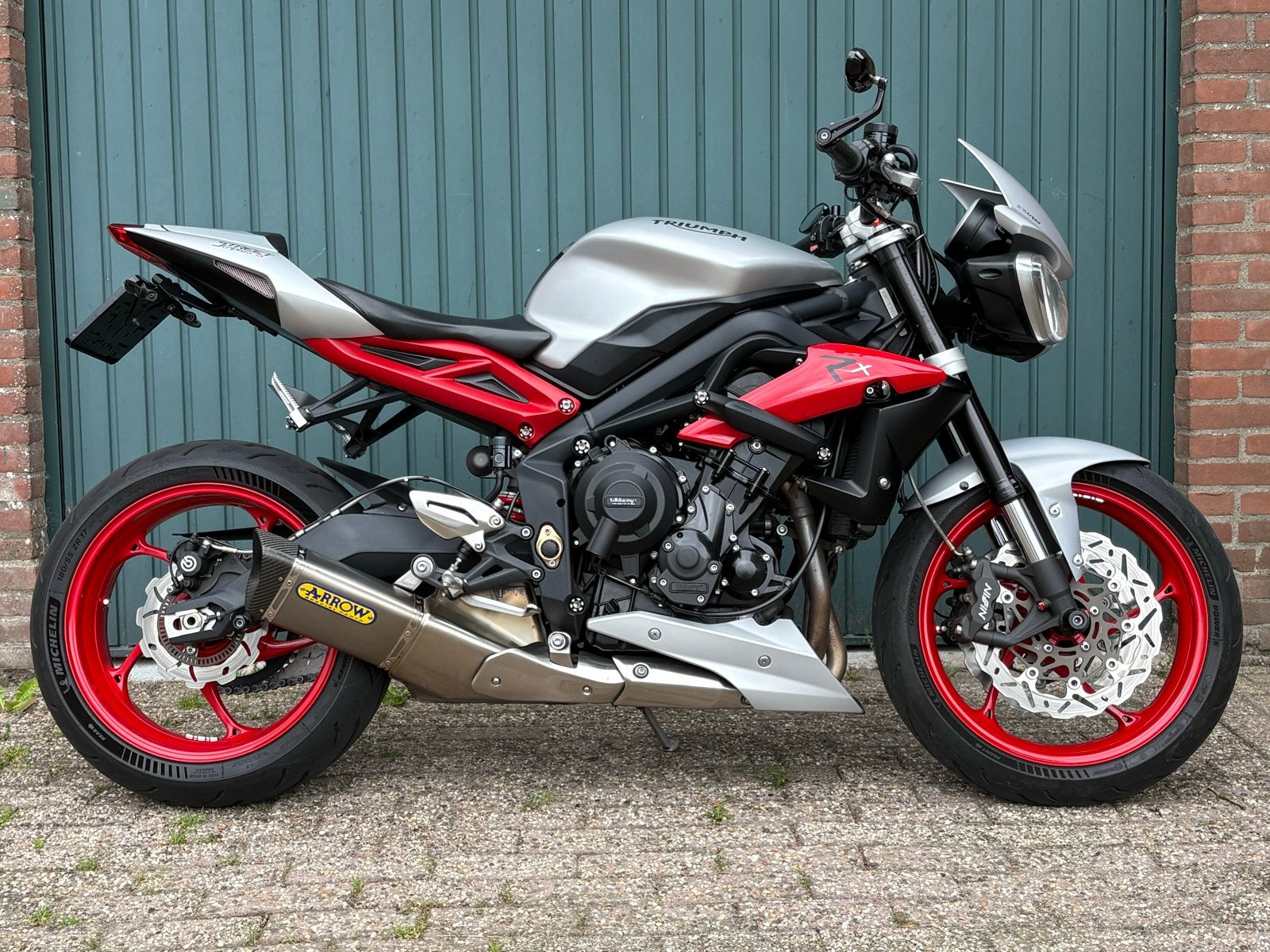 NL-Triumph Street Triple RX- Naked Bike met Arrow uitlaat, Motoren, 675 cc, Motorrijbewijs A, Gebruikt, 3 cilinders